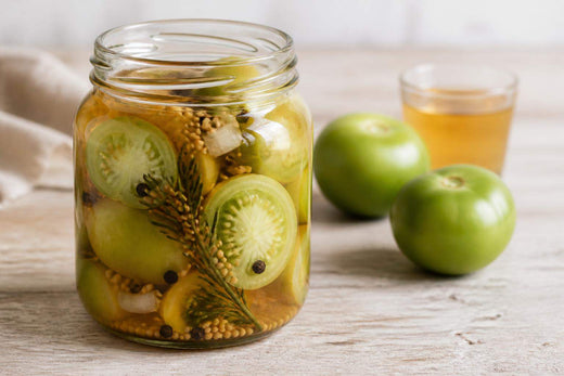 Tomate verde em vinagre de sidra: receita caseira de pickles